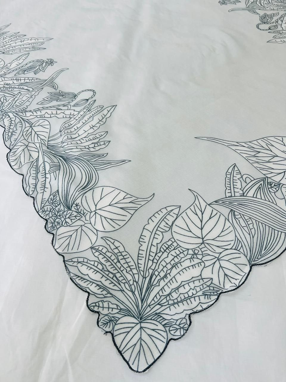 White Unique Pattern Digital Print Linen Saree